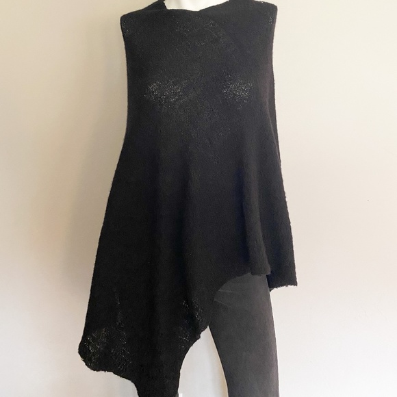 Alpaca Light Weight Poncho - Picture 1 of 3